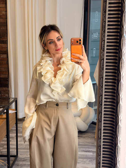 Πουκάμισο με βολάν εκρού