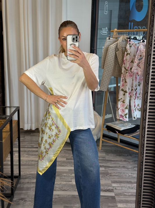 Μπλούζα με ενσωματωμένο φουλάρι