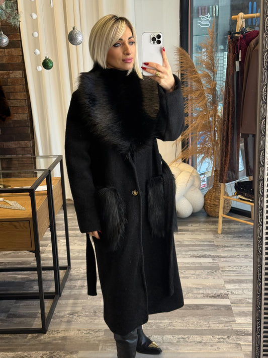 Παλτό με Λεπτομέρειες Γούνας