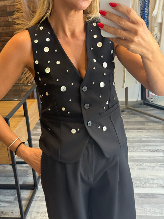 Σετ γιλέκο και παντελόνι με διακοσμητικά κουμπιά