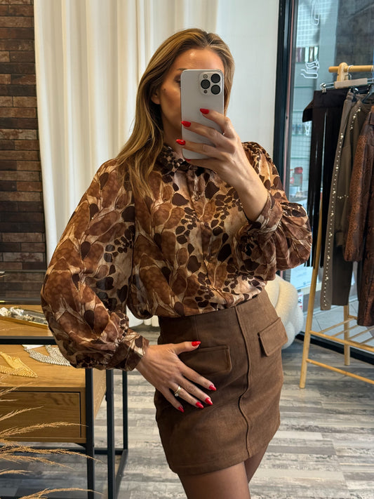 Πουκάμισο με Χρυσές Λεπτομέρειες