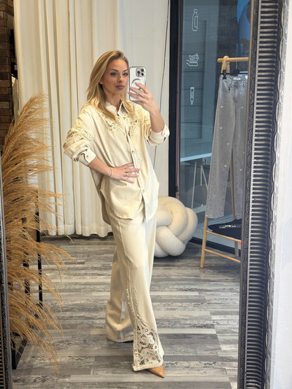 Σετ τζιν εκρού με κεντήματα