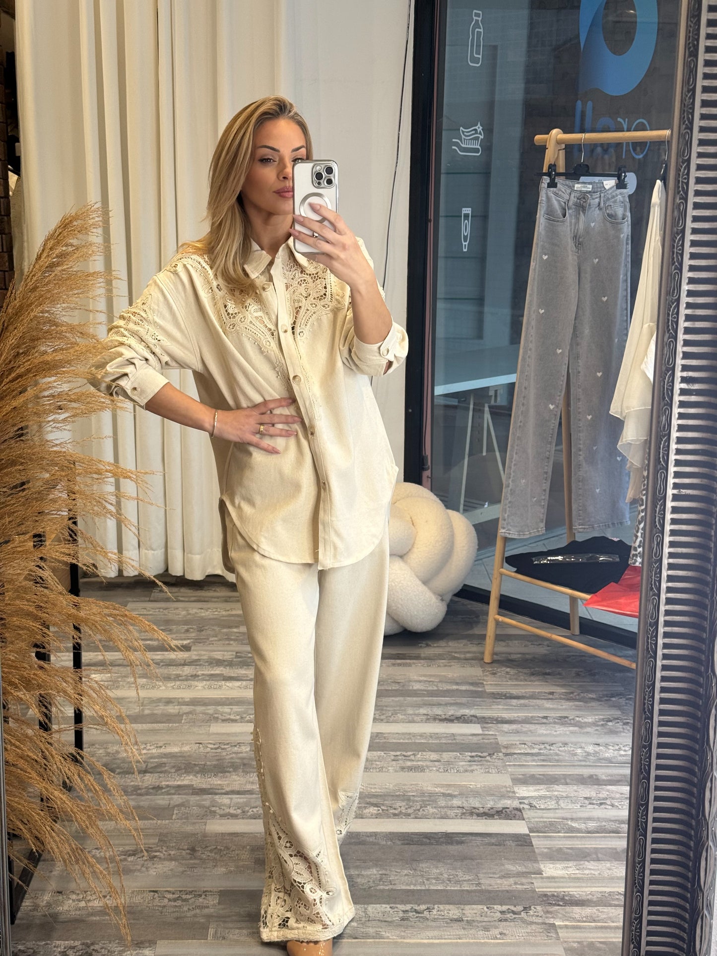 Σετ τζιν εκρού με κεντήματα