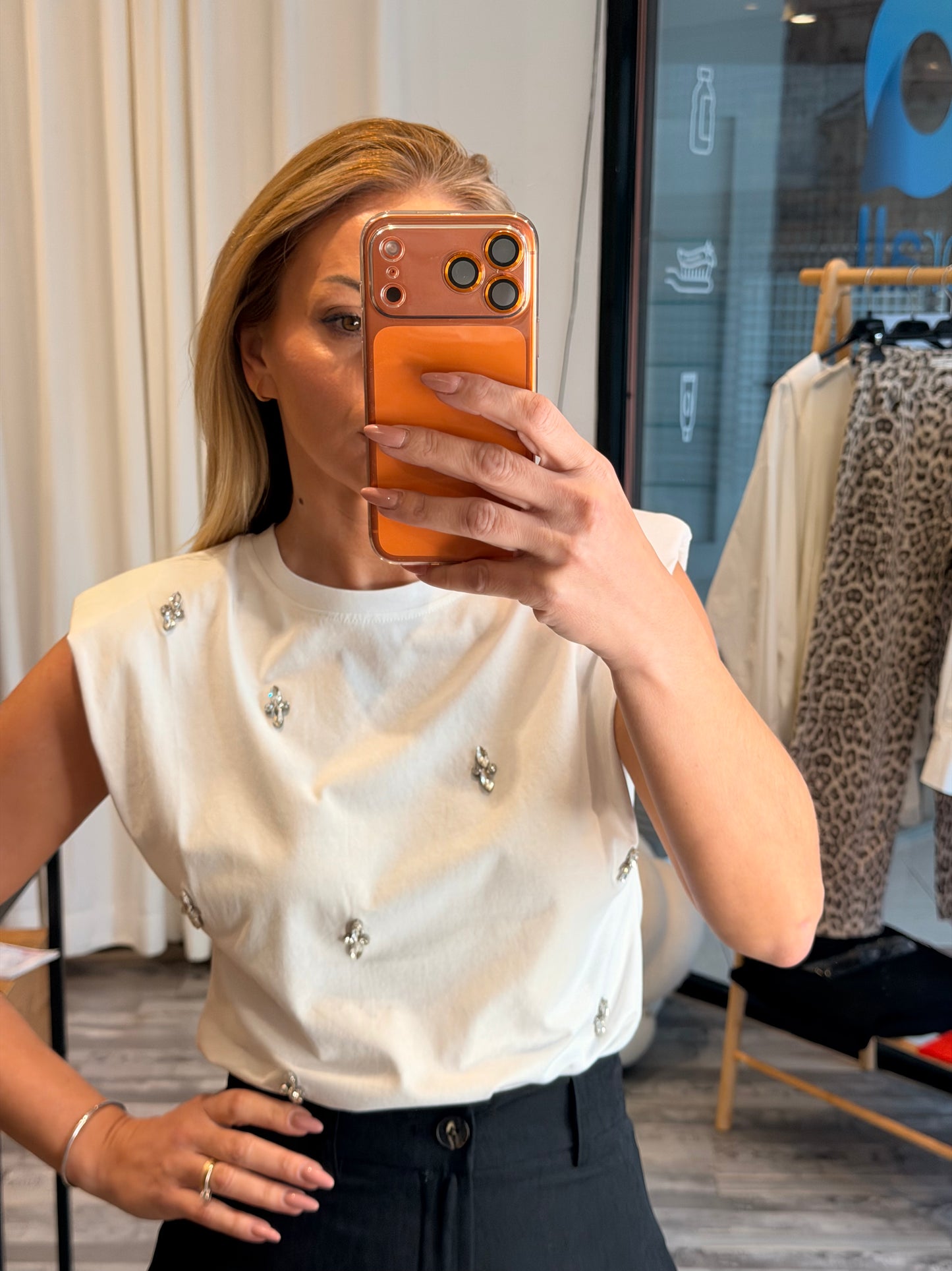 Βαμβακερή μπλούζα με πέτρες και βάτες