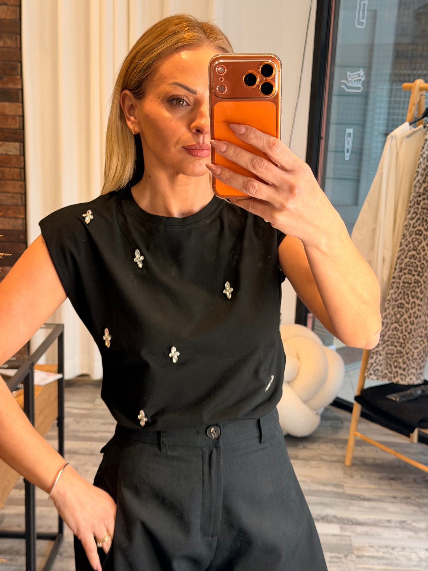 Βαμβακερή μπλούζα με βάτες και πέτρες  μαύρη