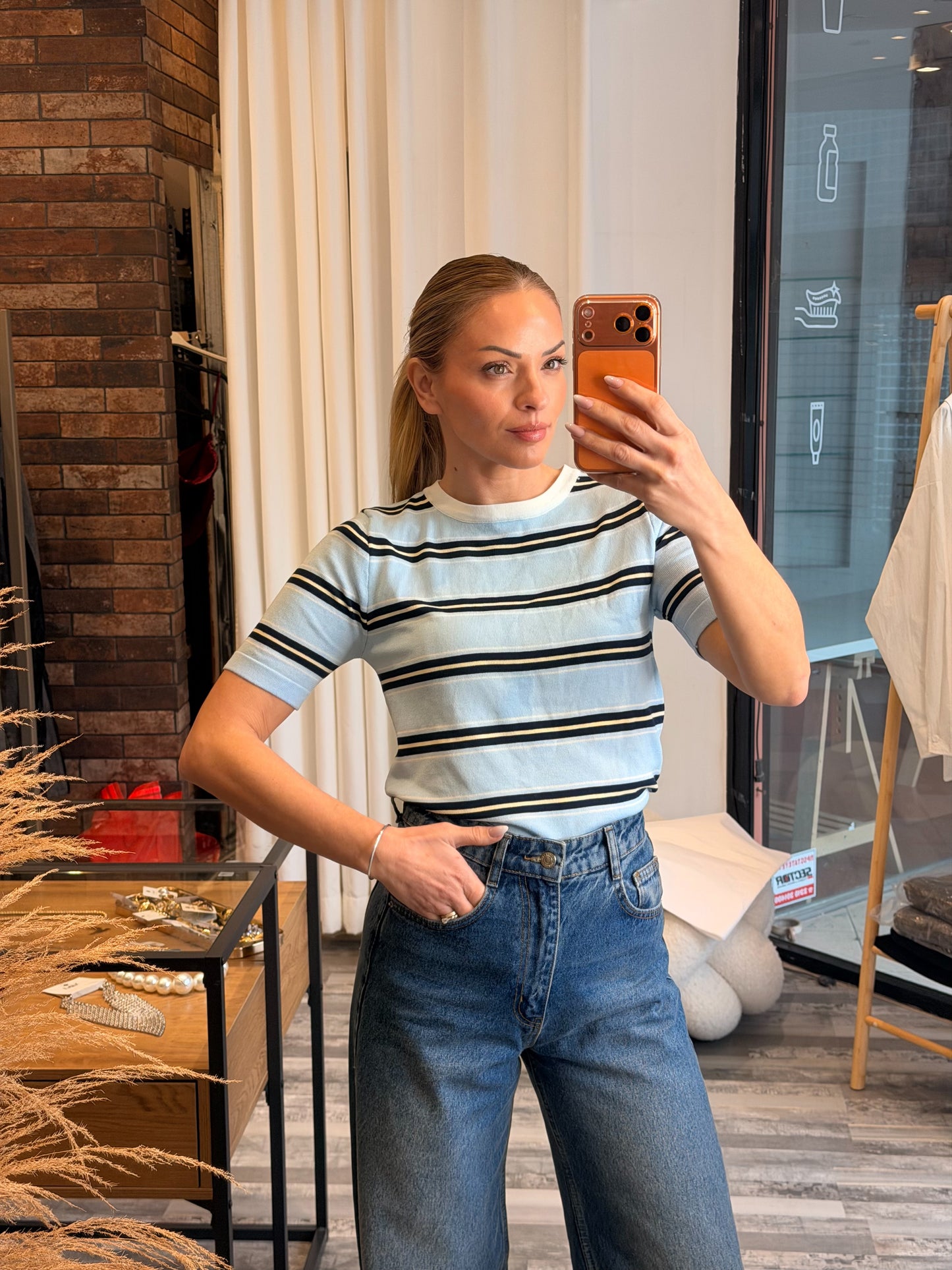 Ριγέ μπλούζα με λεπτή πλέξη σιέλ