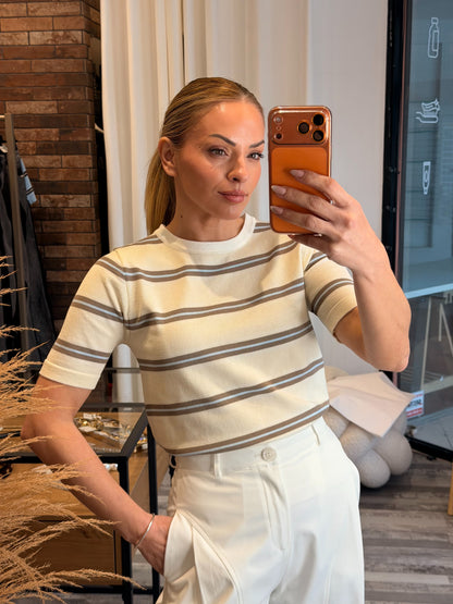 Ριγέ μπλούζα με λεπτή πλέξη εκρού