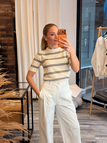 Ριγέ μπλούζα με λεπτή πλέξη εκρού