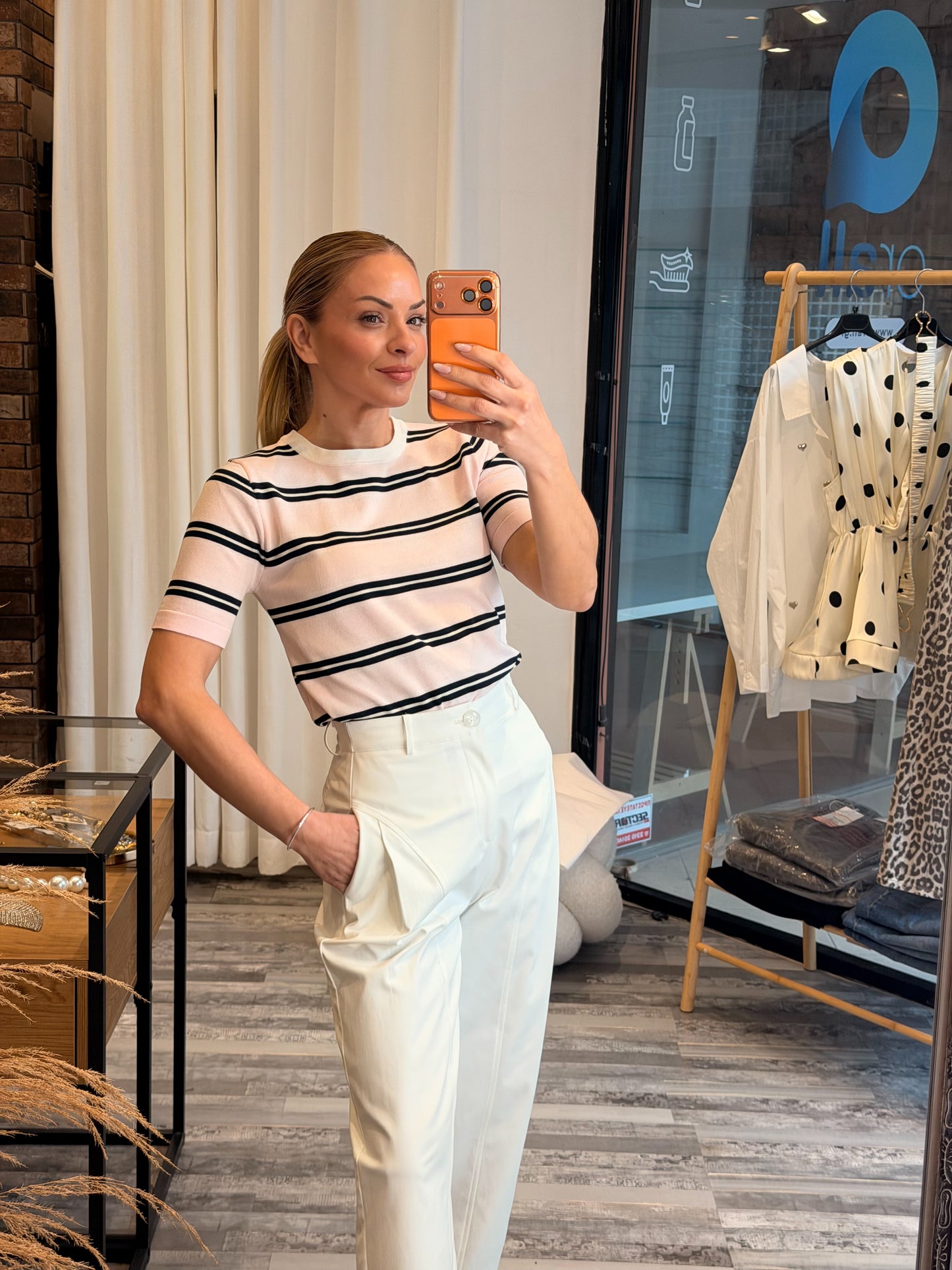 Ριγέ μπλούζα με λεπτή πλέξη ροζ