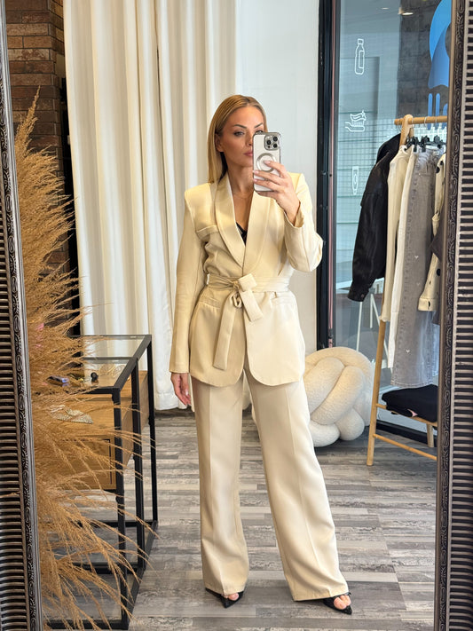 Κοστούμι μεσάτο εκρού