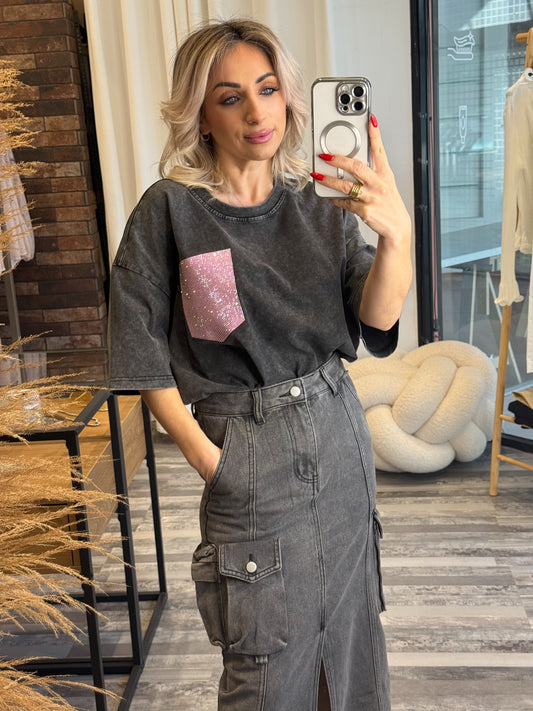 T-shirt με ροζ τσέπη