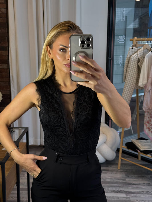 Κορμάκι δαντελα με διαφάνεια