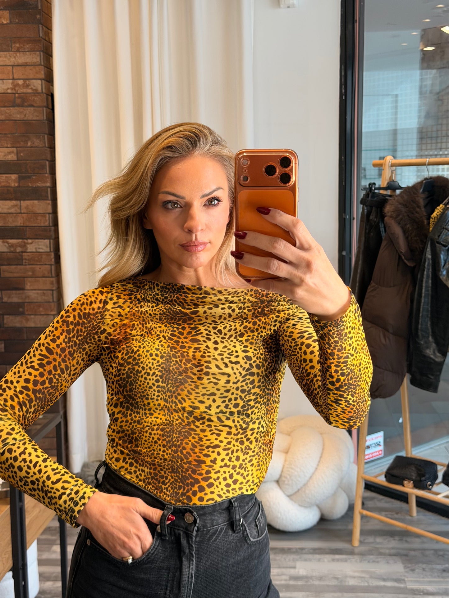 Animal yellow top