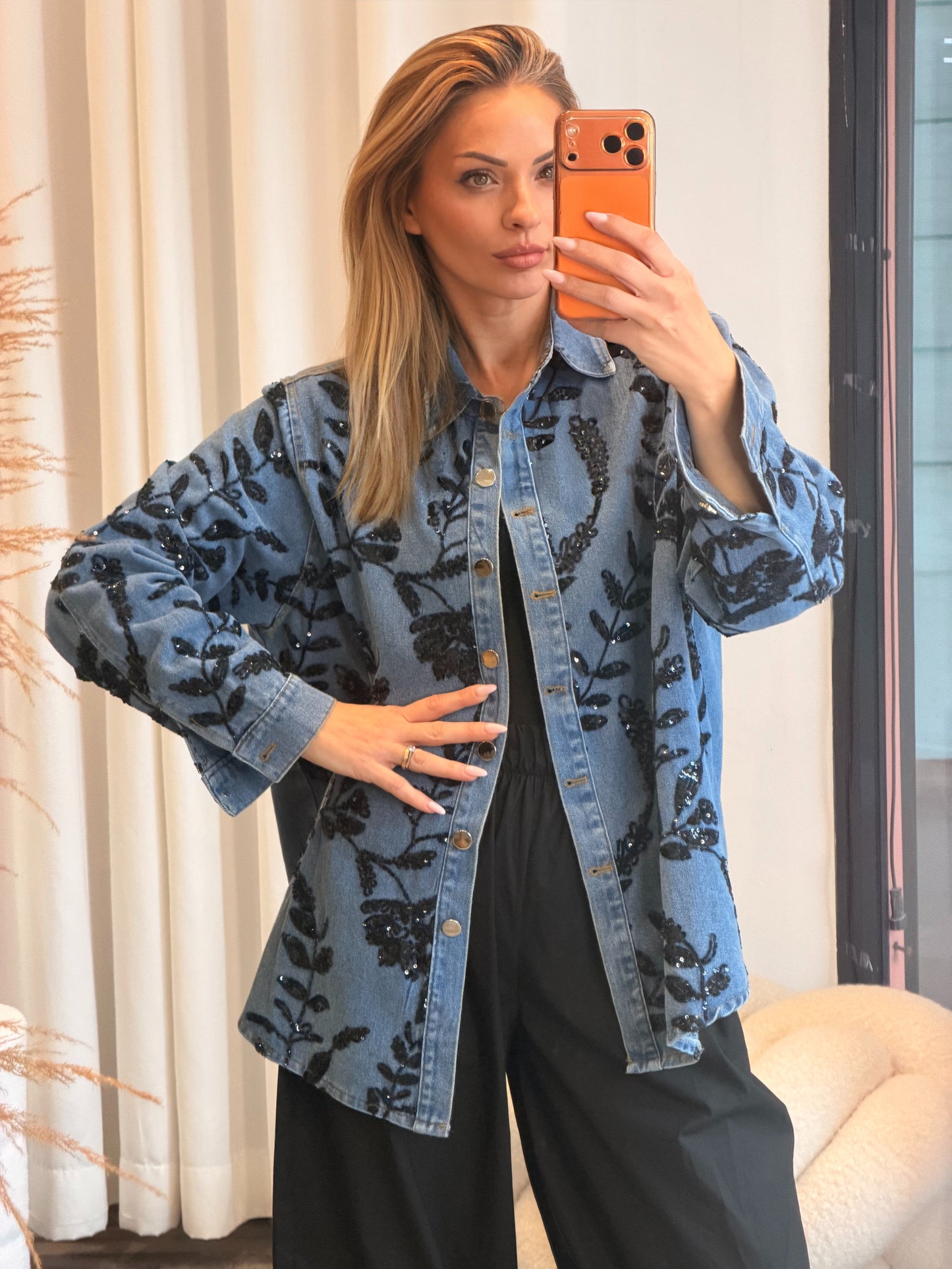 Τζιν πουκάμισο με μαύρες πέτρες