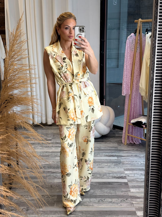 Κοστούμι αμάνικο φλοραλ