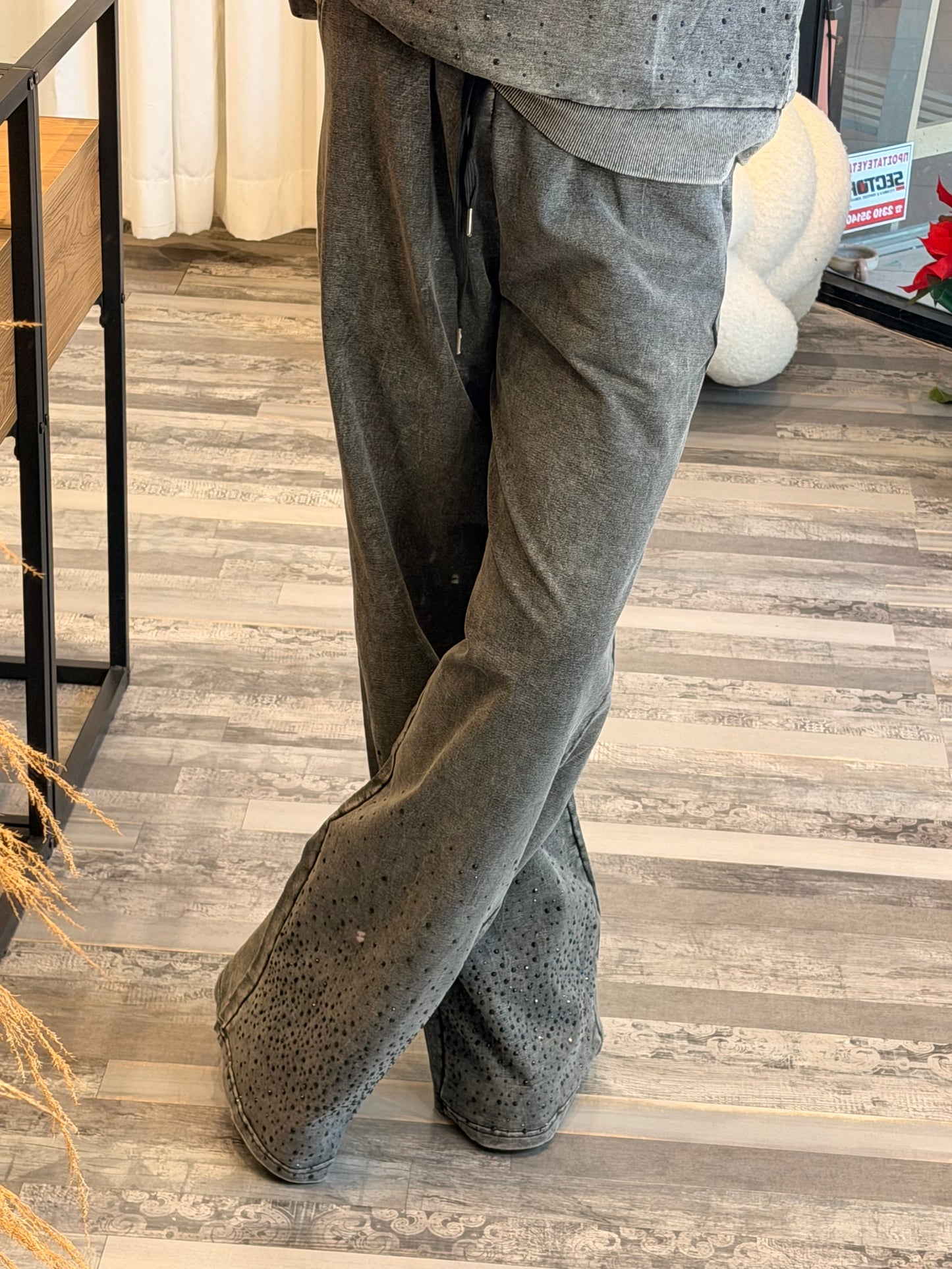 Σετ φόρμες με πέτρες