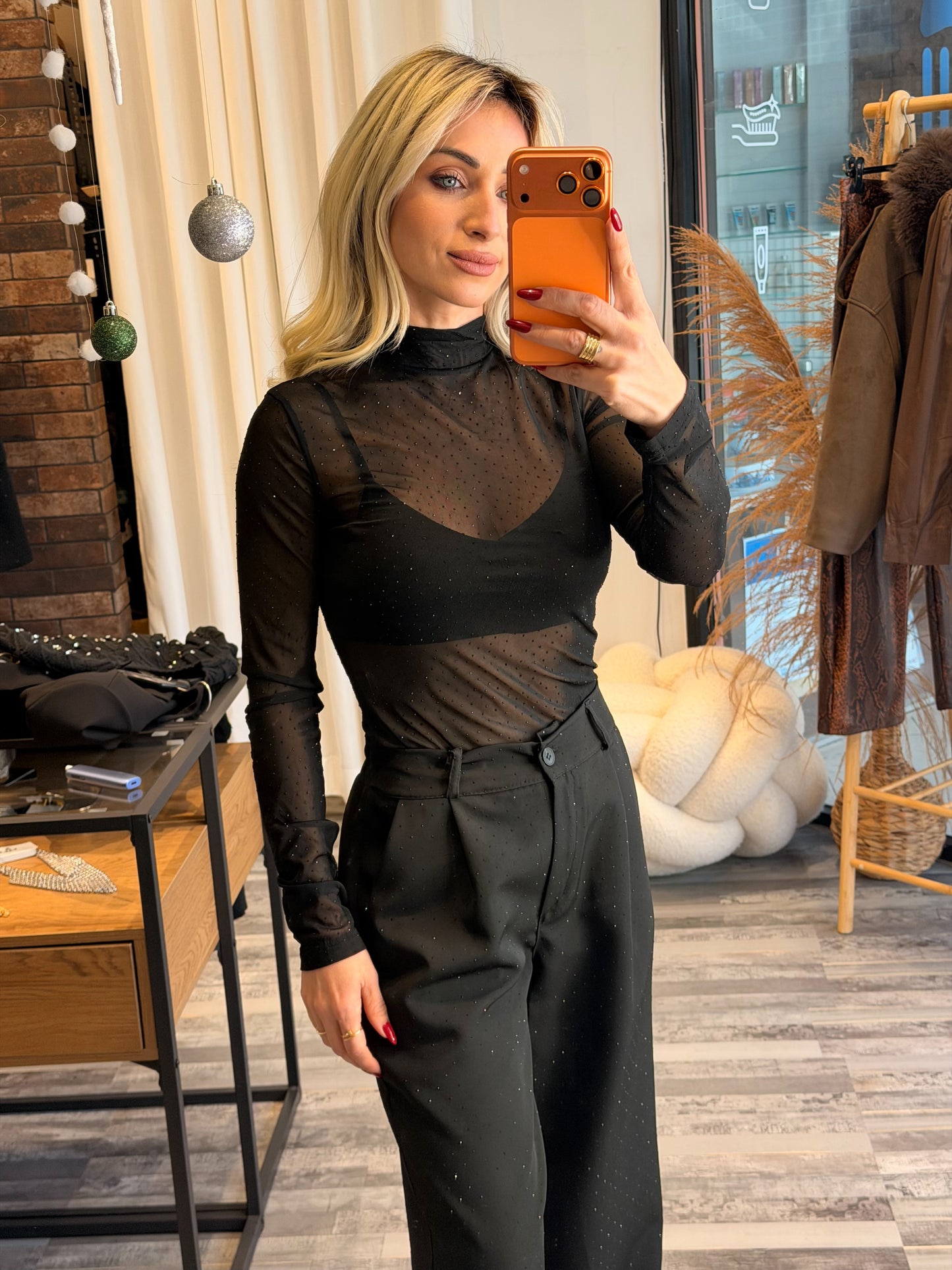 Διάφανο Κορμάκι με Μαύρες Πέτρες