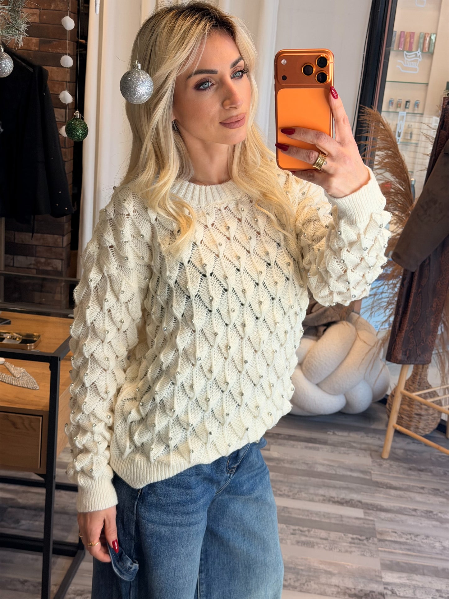 Διάτρητο Πουλόβερ με Πέτρες