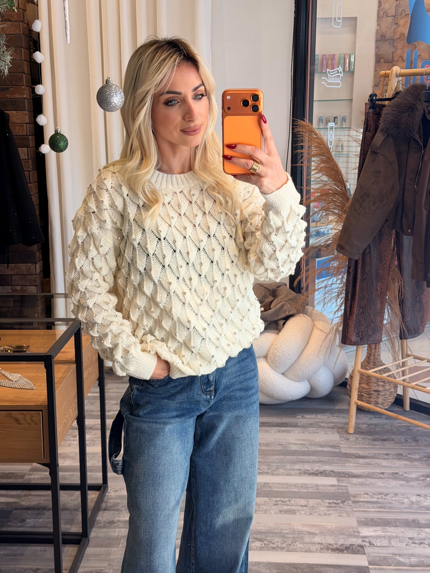 Διάτρητο Πουλόβερ με Πέτρες