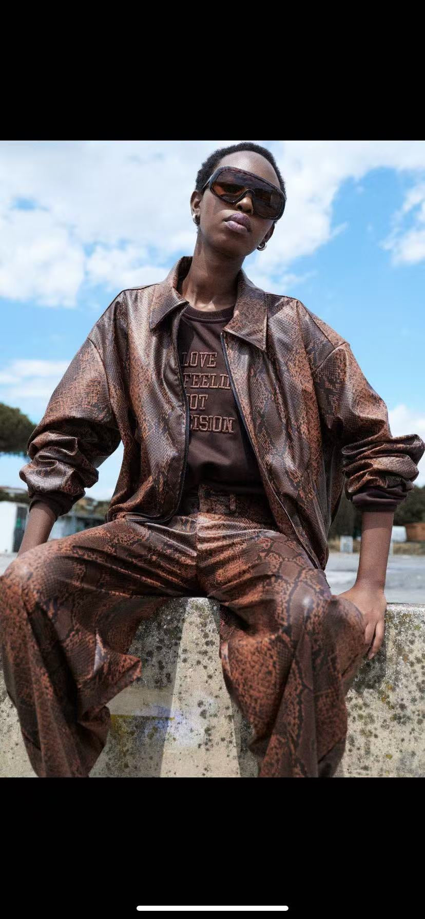 Σετ Bomber & Παντελόνι σε Snake Print