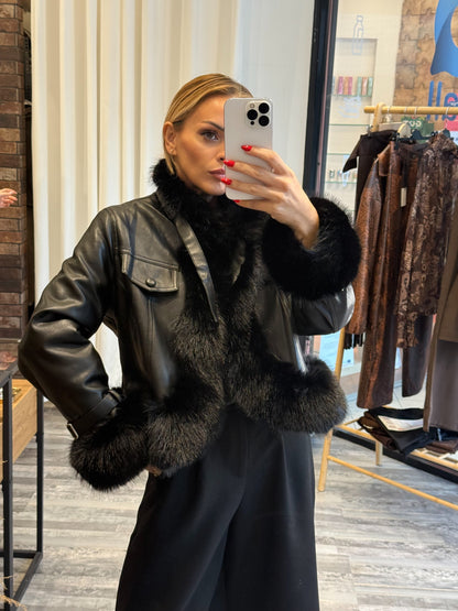 Eco-Leather Jacket με Γυαλιστερή Γούνα