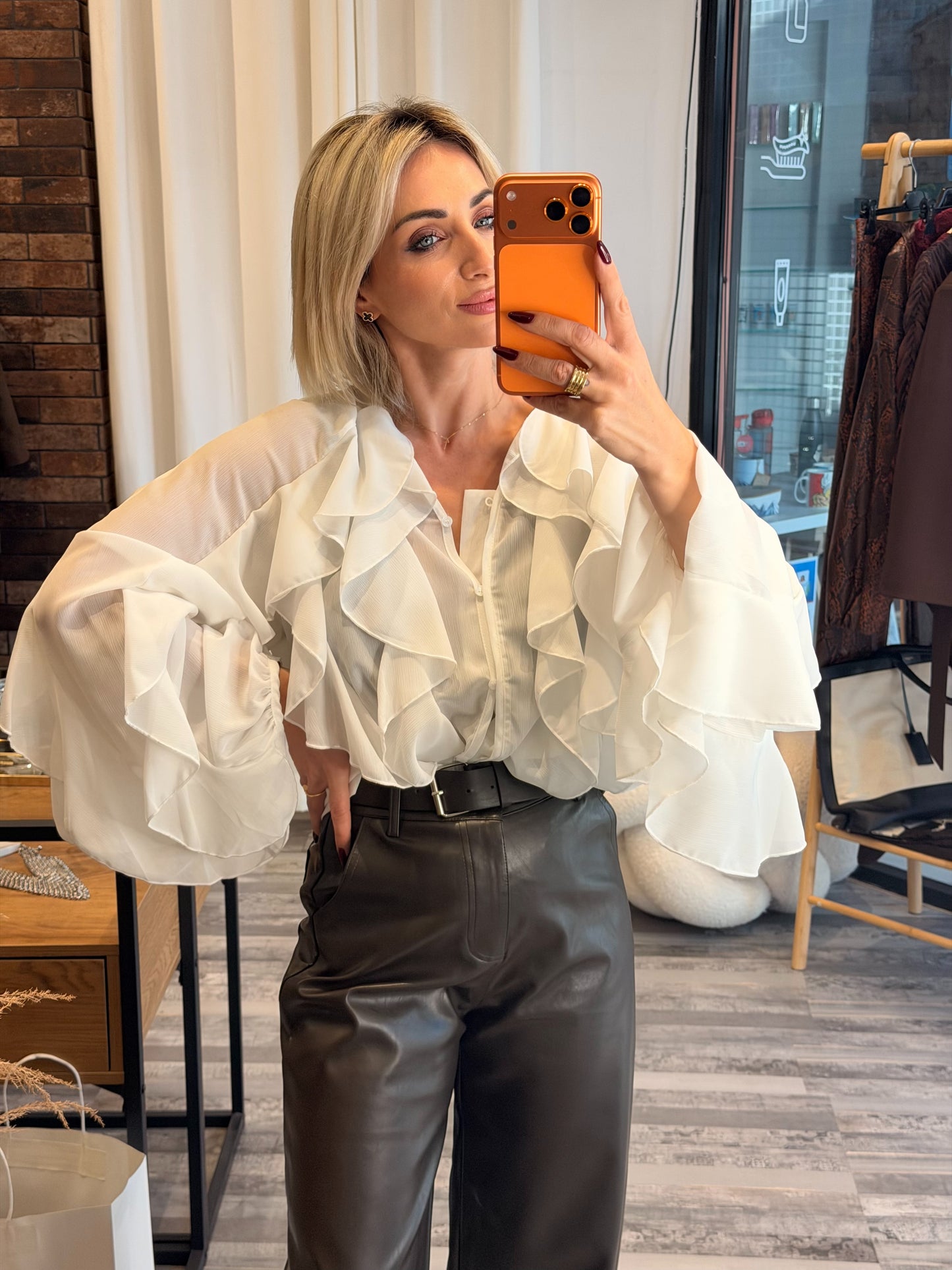 Λευκό Πουκάμισο με Βολάν