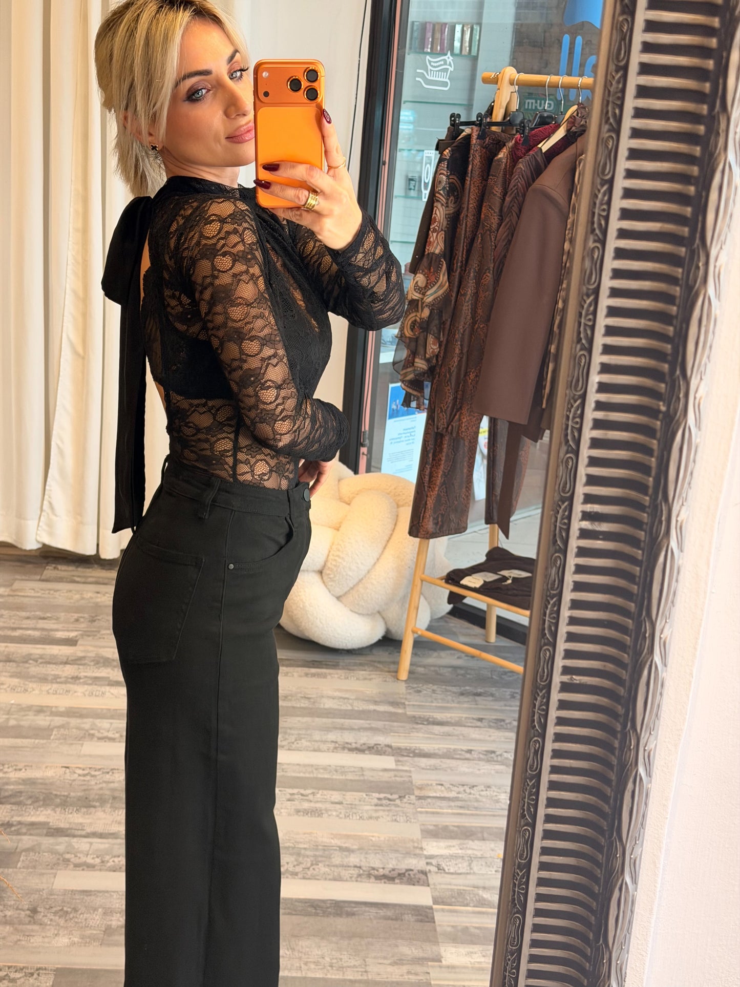 Δαντελένιο Κορμάκι με Ανοιχτή Πλάτη