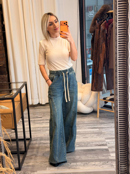 Τζιν σε Φαρδιά Γραμμή με Ρυθμιζόμενη Μέση