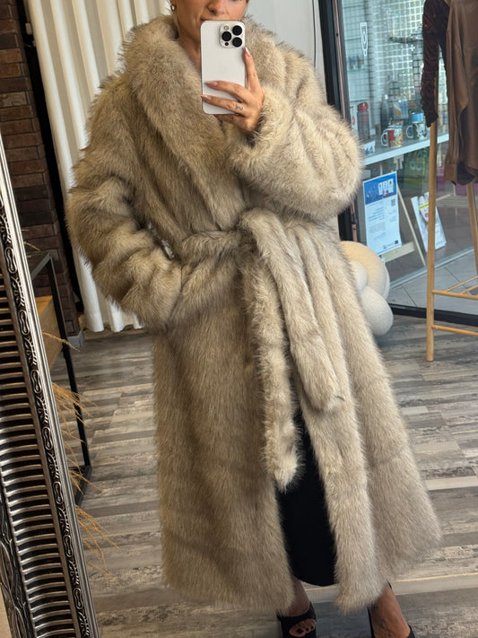 Μακριά Οικολογική Γούνα με Ζώνη