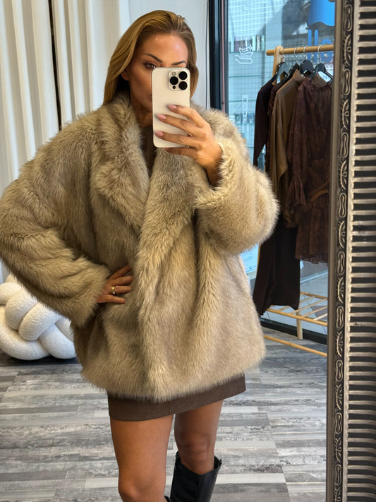 Γούνα σε Μπεζ Αποχρώσεις