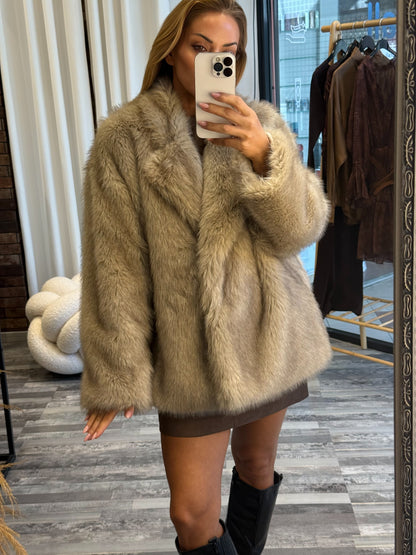 Γούνα σε Μπεζ Αποχρώσεις