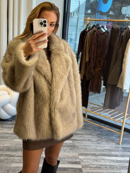 Γούνα σε Μπεζ Αποχρώσεις