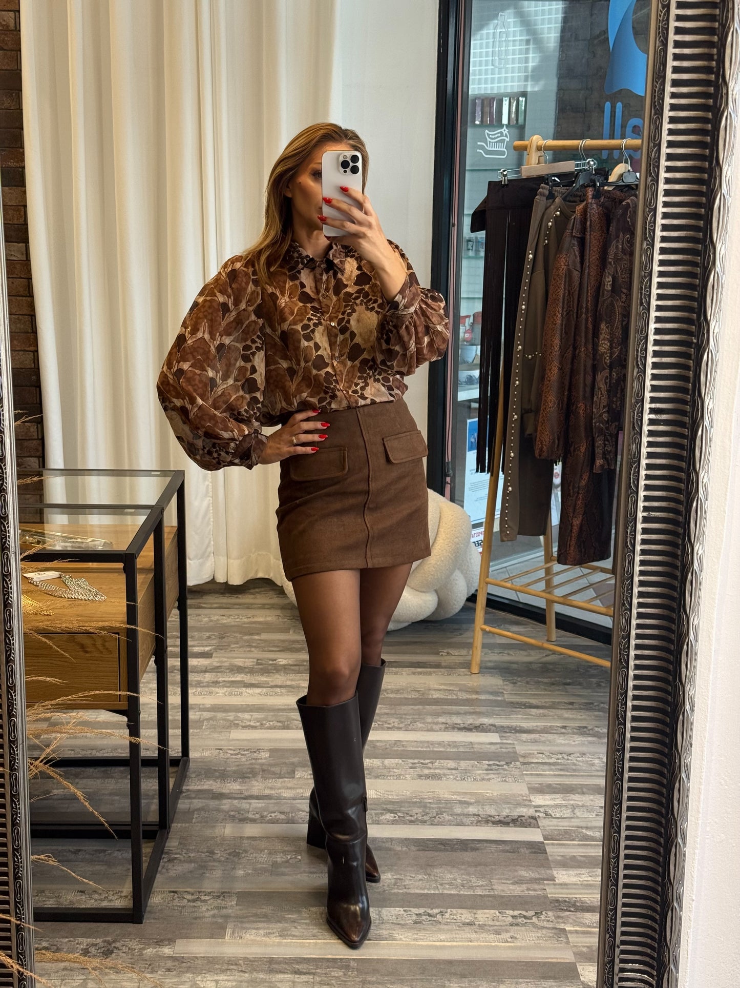 Καφέ Φούστα σε Καστόρινη Υφή