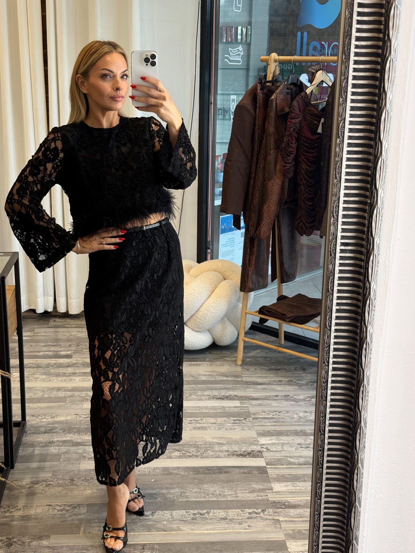 Σετ Βελούδο & Δαντέλα με Αποσπώμενο Μαραμπού